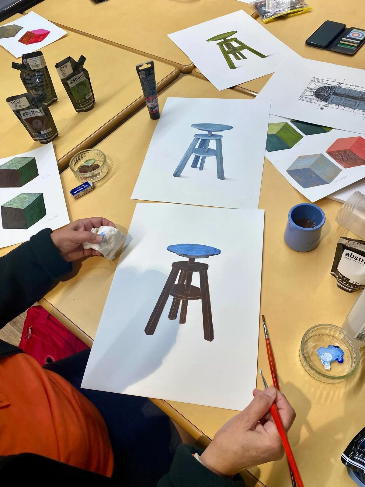 Études d'un tabouret en plusieurs variations de couleur, atelier libre Bordeaux