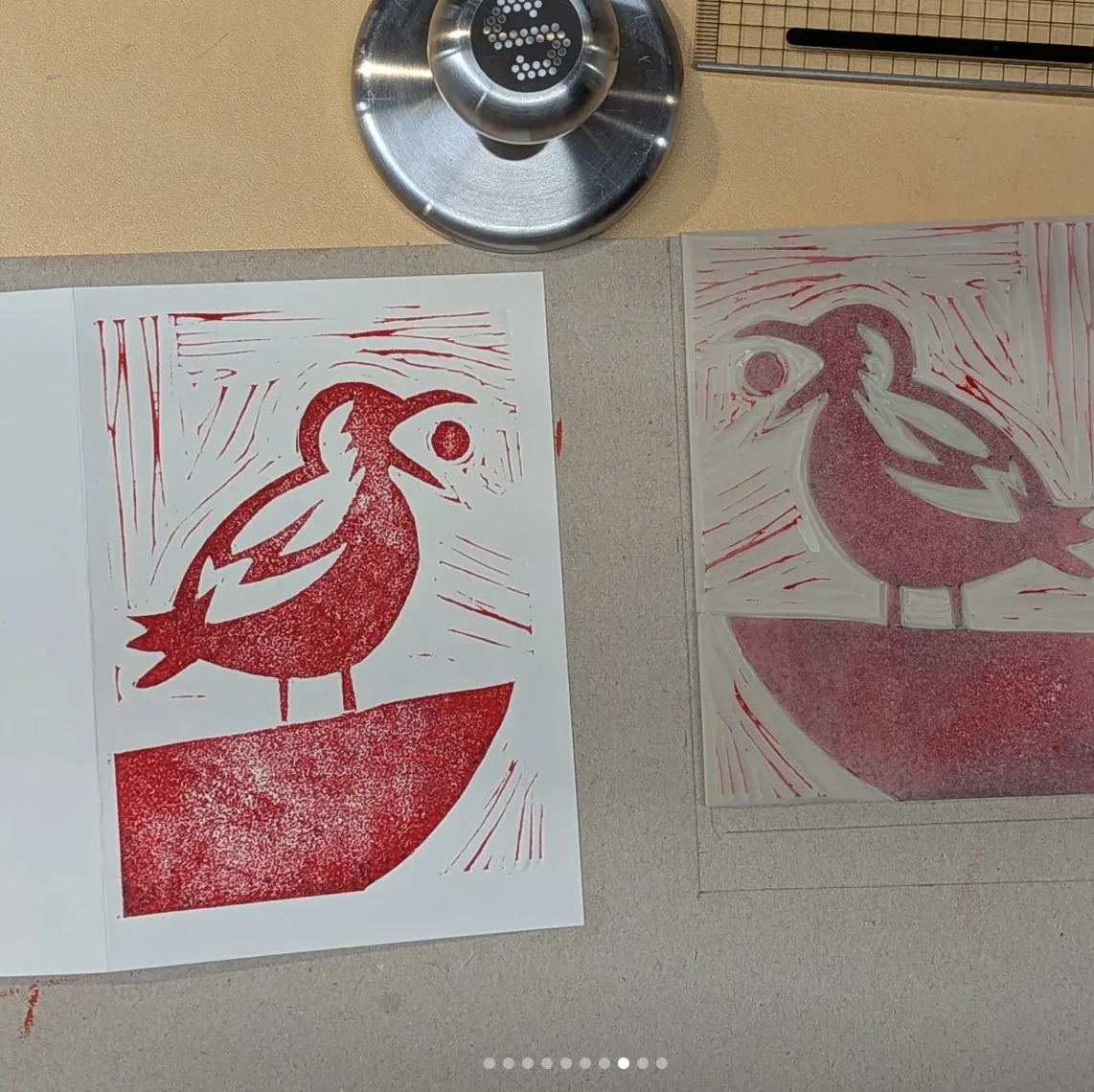 Impressions de linogravure, motif de maison