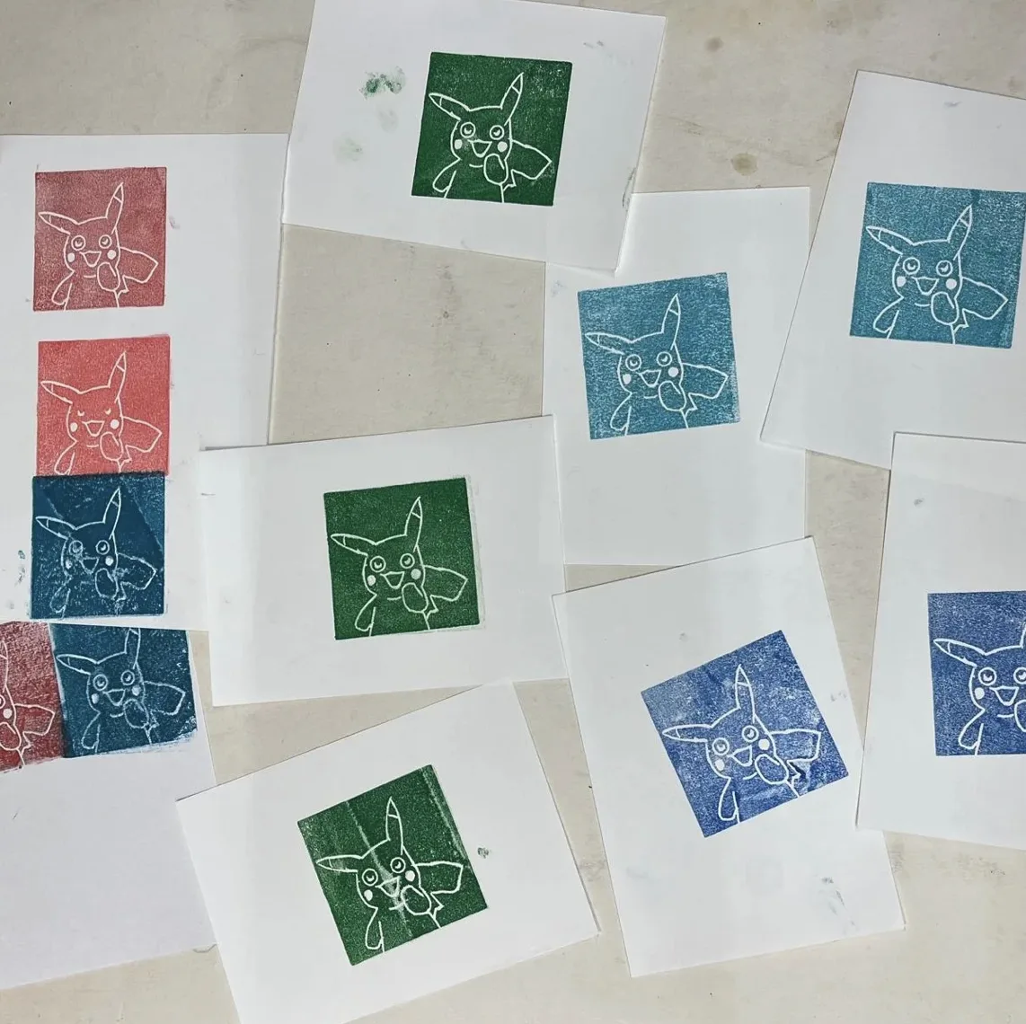 Impression et plaque gravée en forme d'oiseau