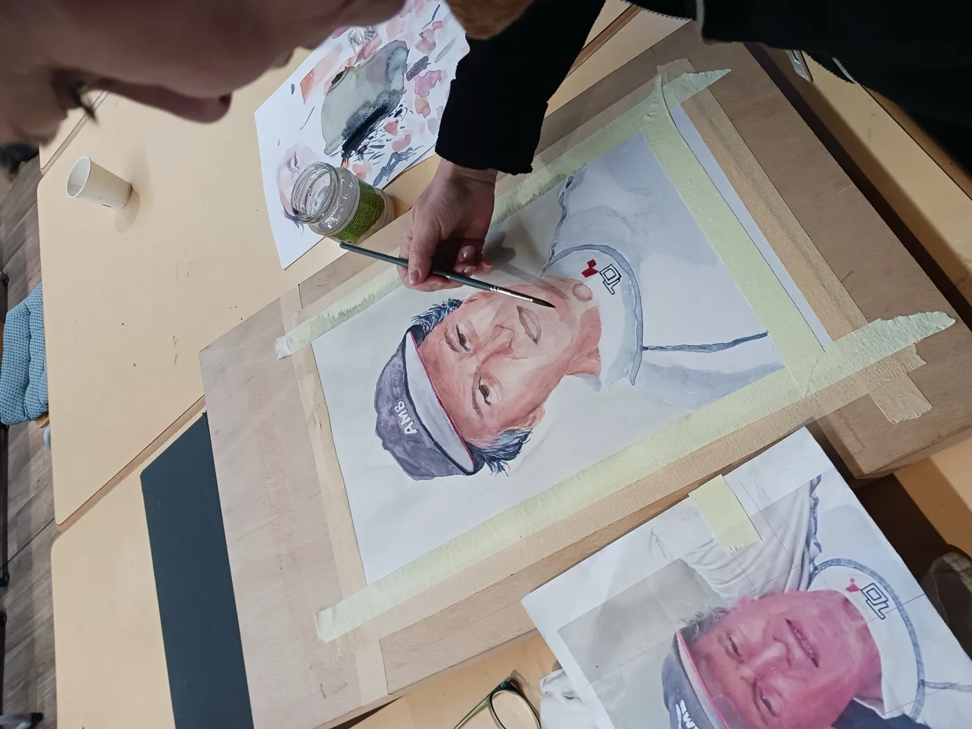 Portrait à l'aquarelle en cours de réalisation